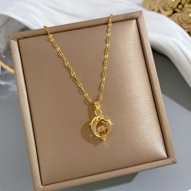 Discover Elegance and Charm with the Smart Dolphin Necklace